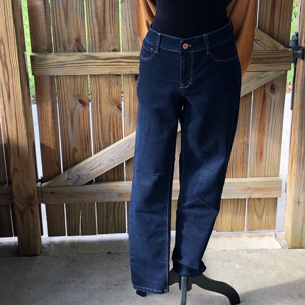 WHBM White House Black Market Dark Rinse Dark Blue Denim Skinny Leg Jeans Size M